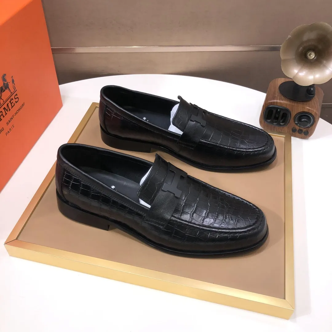 Men's shoes💰460💰[HERMES] (sheepskin lining)🍀Italian top luxury🍀He does not pursue novel styles and gorgeous colors, but attracts the favor of successful men with his flawless, elegant and classic style. Formal leather shoes This very comfortable, simple and stable style allows you to easily match any style! The pattern is absolutely 1:1 refined from the original case, and we strive for excellence in materials, imported cowhide + sheepskin lining💪💪💪extraordinary texture👍! .Black Brown Size: 38-45 (45 customized)